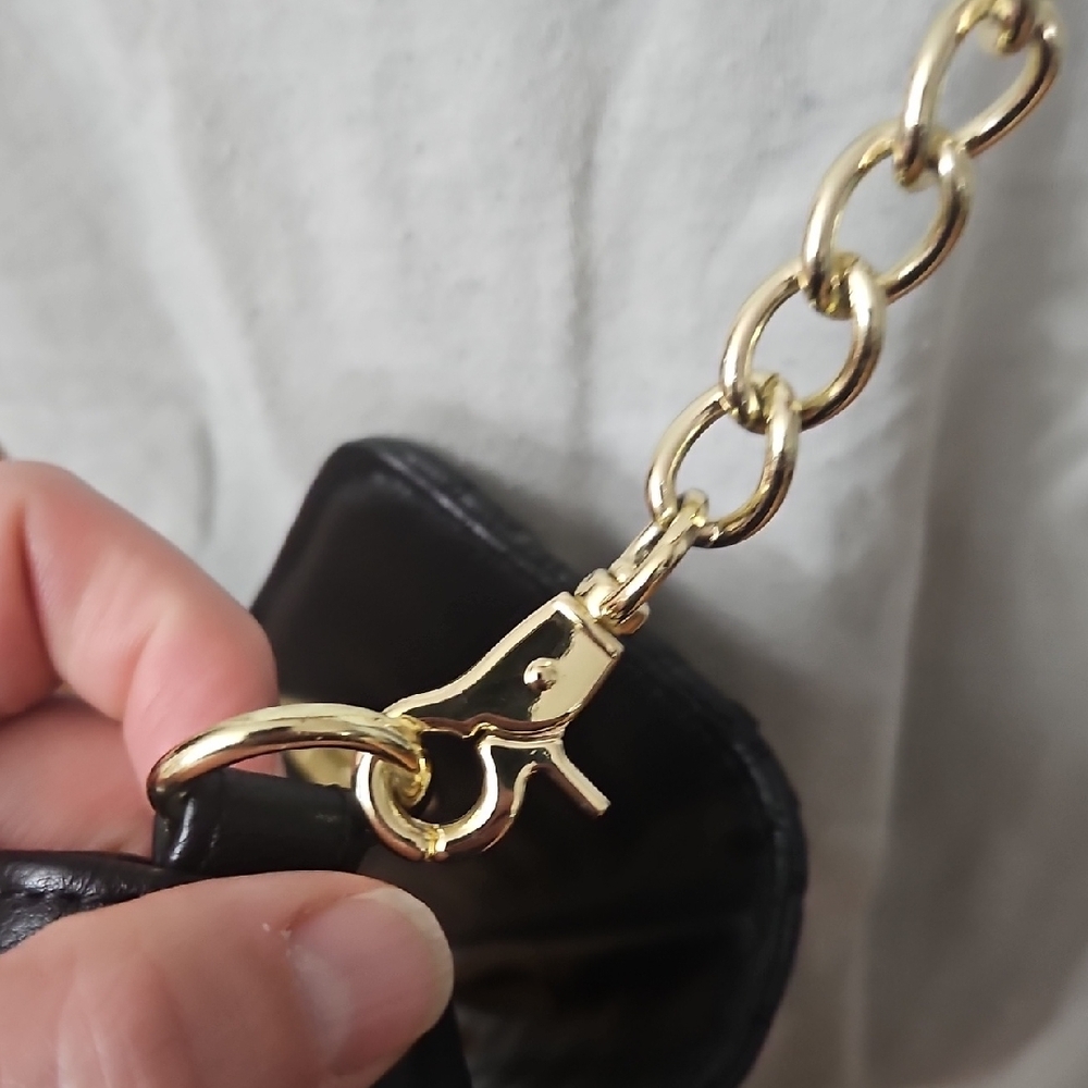 Chic Black Quilted Crossbody Bag with Gold Accents - Picture 9 of 16